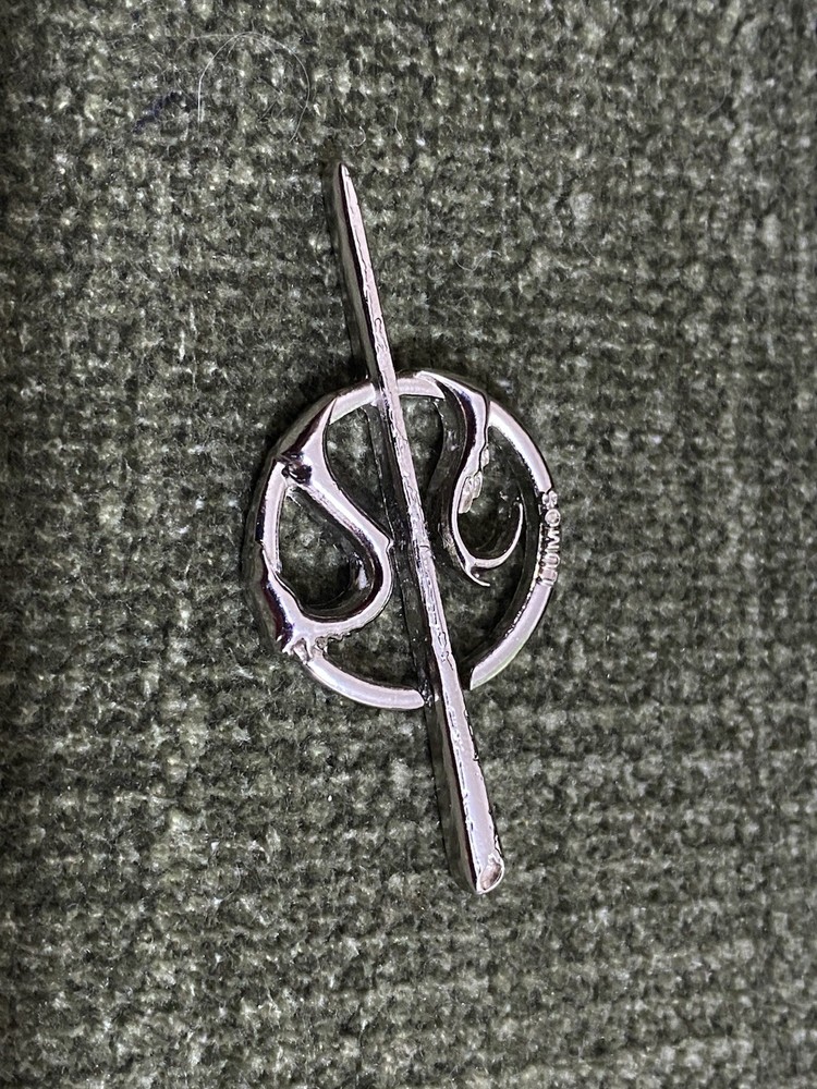 Rare Limited Edition Newt Scamander Lumos 2018 Wand Pin Badge