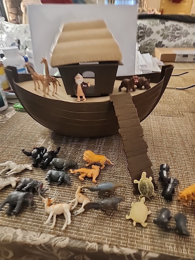 Rare Vintage Noah's Ark And Animals 1970's