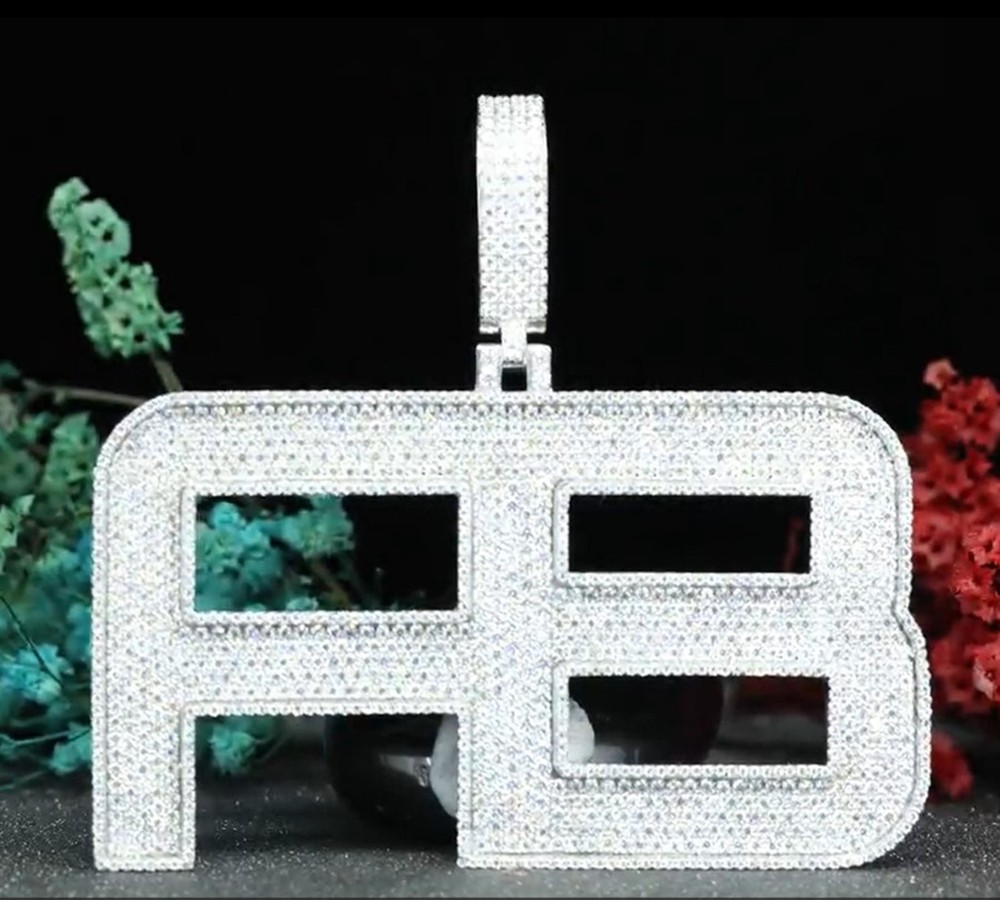 1.5-3.5 Inch White Two-Tone Custom Hip Hop Moissanite-Free Diamond Pendant