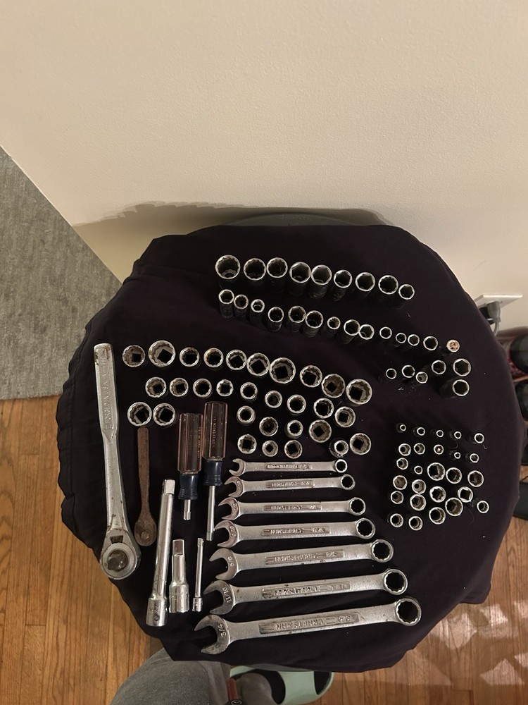 CRAFTSMAN 100-Piece SAE Socket Set for Professional Mechanics