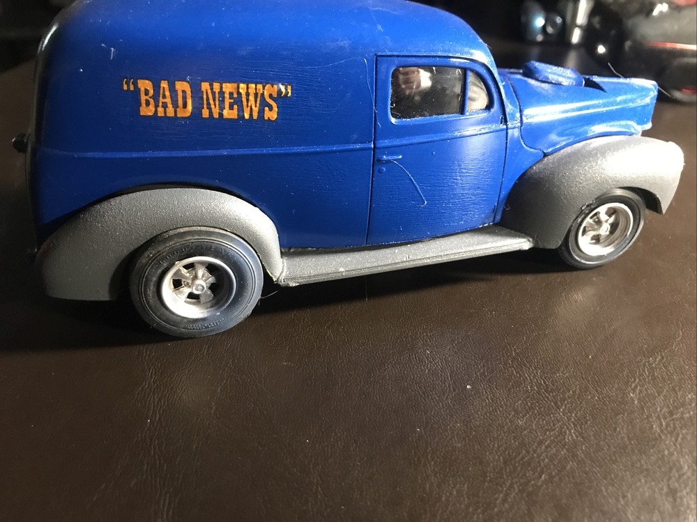 Vintage Plastic Model Kit Built 1936 Ford “BAN NEWS TRAVELER” Custom 1/25 Revell