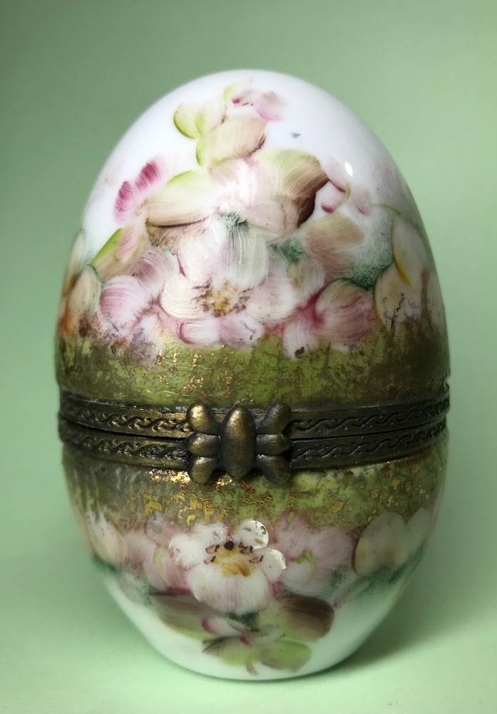 Hand-Painted French Porcelain Trinket Box Egg Signed Peinte a la Main Paris Flea