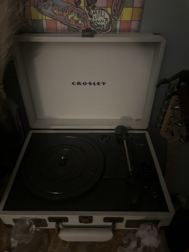 Vintage-Style Crosley Portable Turntable with Built-In Speakers