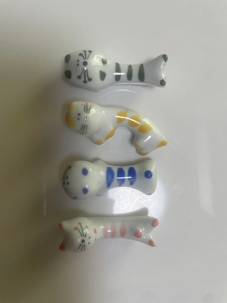 Cat-shaped Ceramic Chopstick Rests Set of 4, White/Gray/Yellow/Pink,