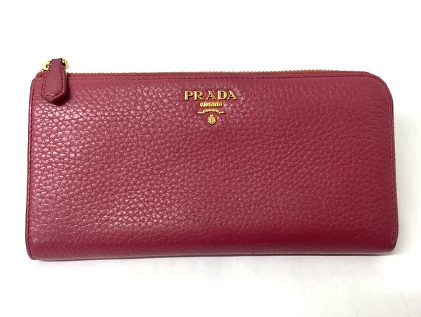 Immediate Decision PRADA Logo L Zip Vitero Dino Long Wallet Leather Pink 1M1183