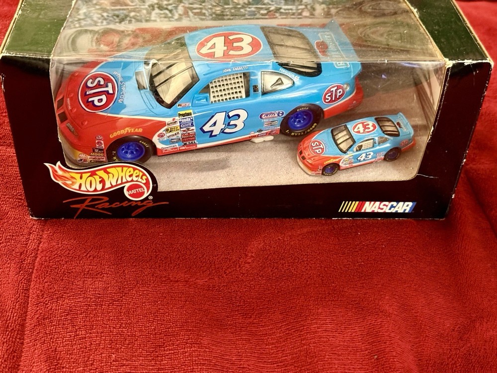 XRARE #43 HOT WHEELS Richard Petty Racing DieCast NASCAR 2 PACK SET