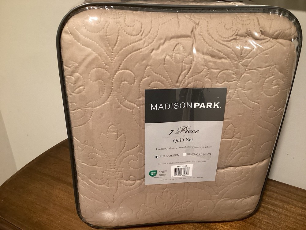 MADISON PARK ATTINGHAM 7-Piece Full/Queen Beige Coverlet Bedding Set New