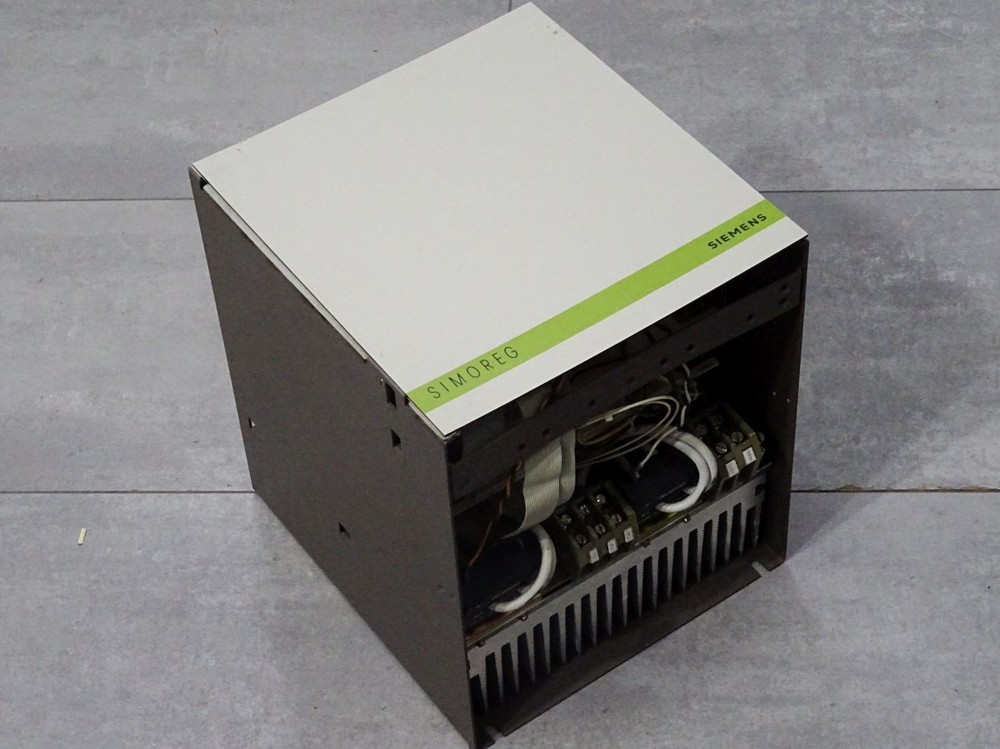 Siemens Simoreg 6RA2632-6DV57-0 -ZY26 6RA8261-3B -2CA00 C98130-A1002-C76-03-25