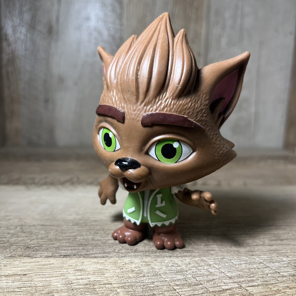 NETFLIX x HASBRO Super Monsters Lobo Howler Collectible 4