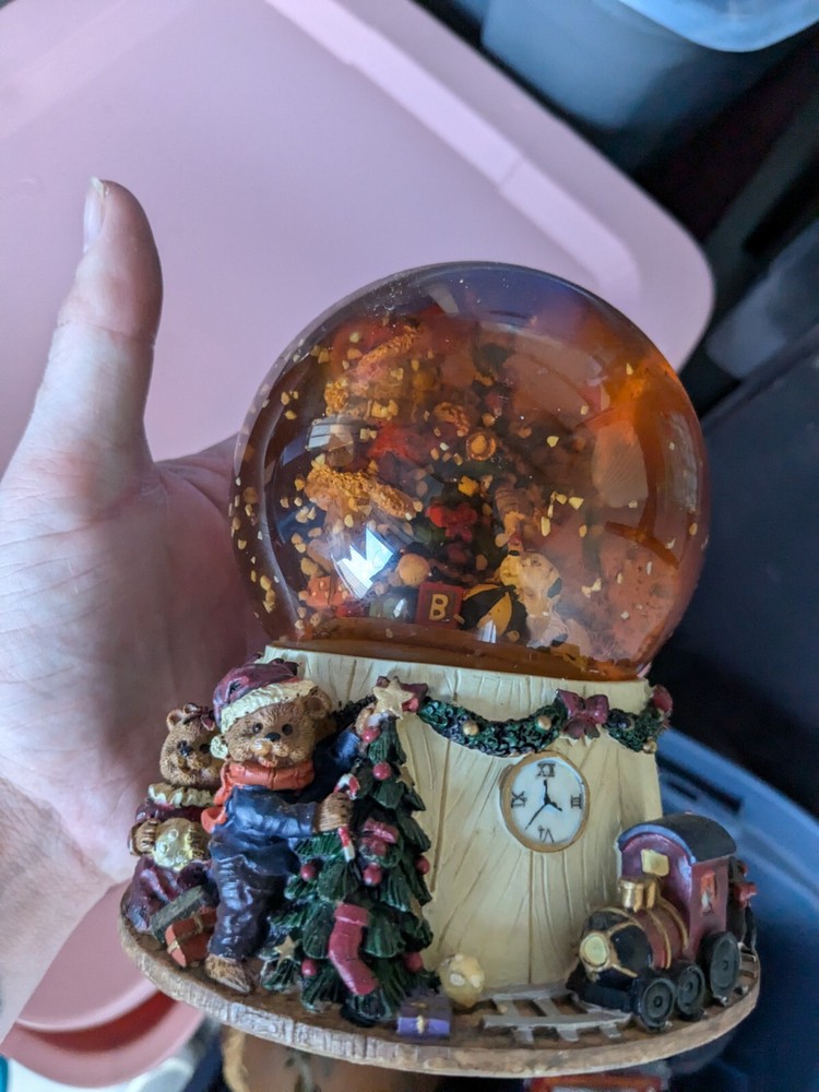 Grandeur Noel Santa Teddy Bear Snow globe Vintage Works!