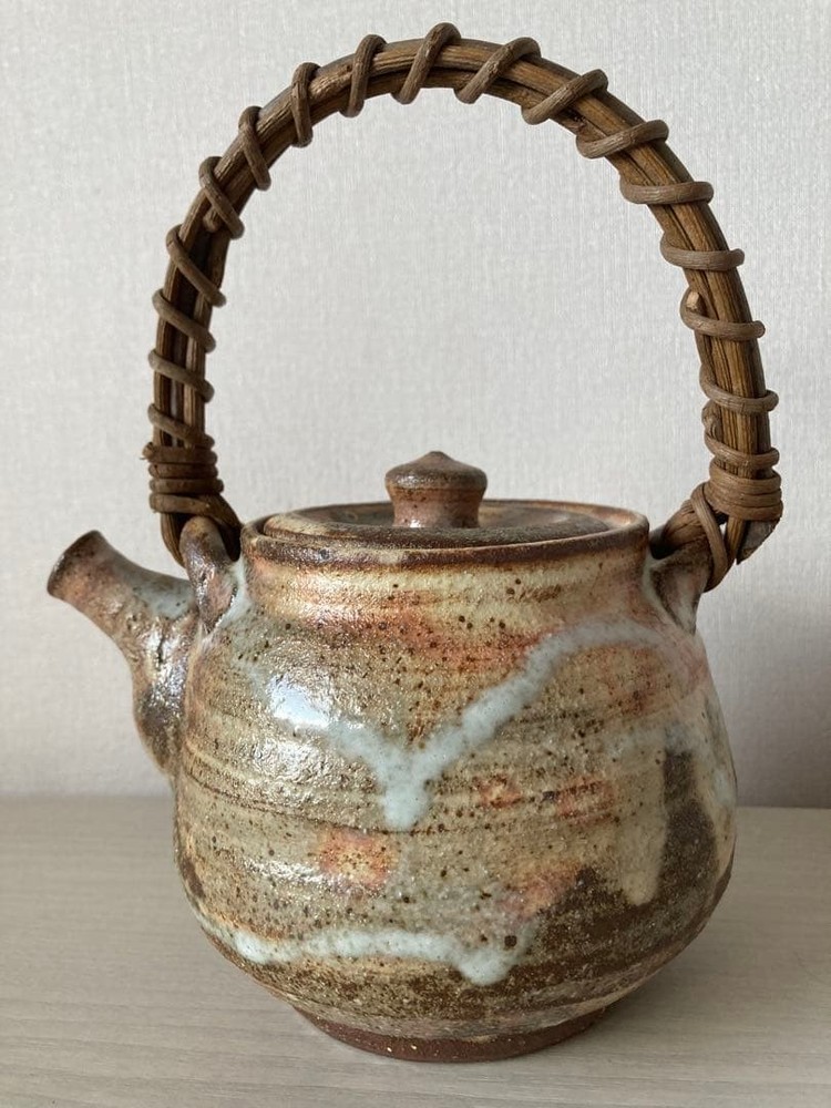 Y0218 Bizen ware clay pot teapot Braided vine handle made of ceramic content 700