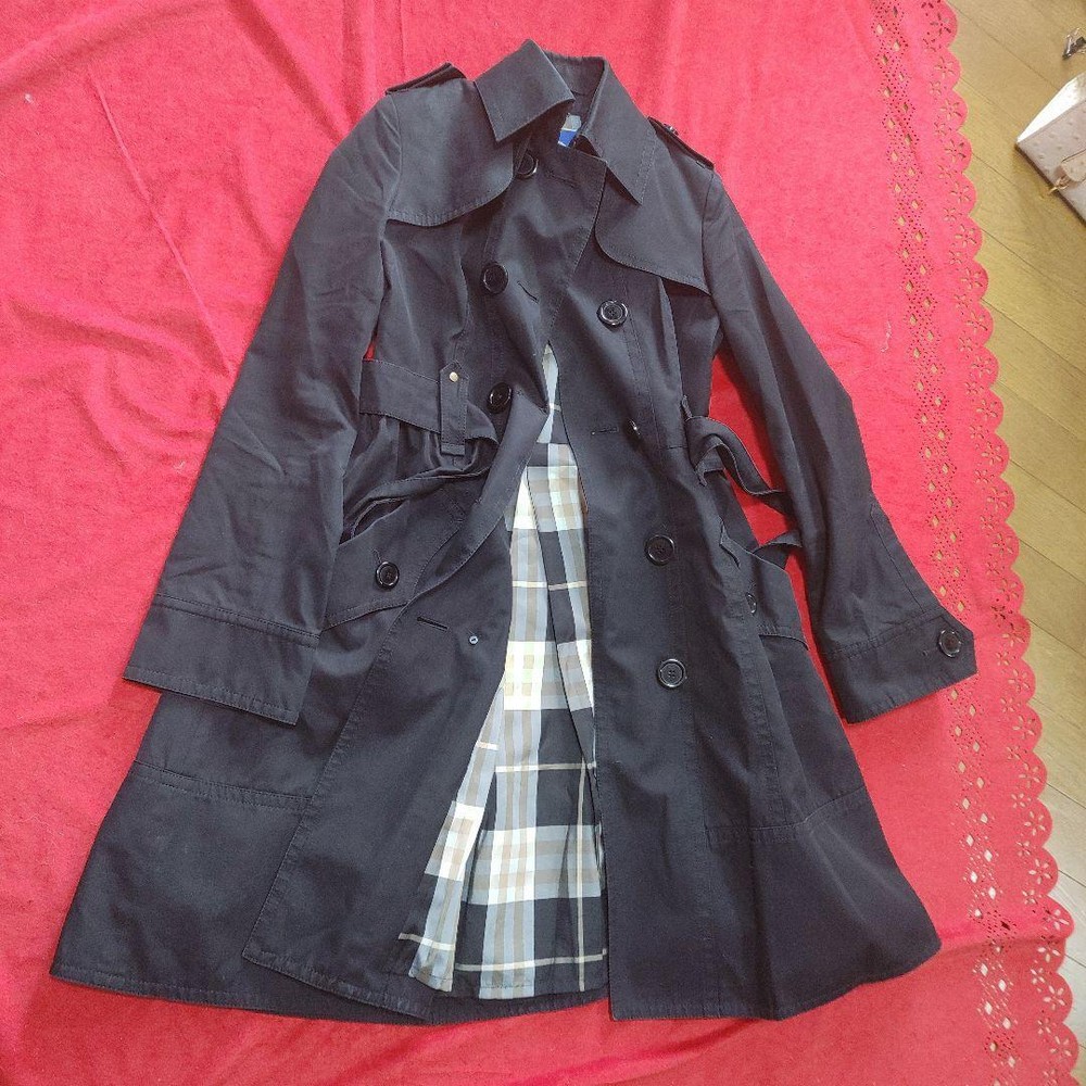Burberry trench coat Woman from Japan
