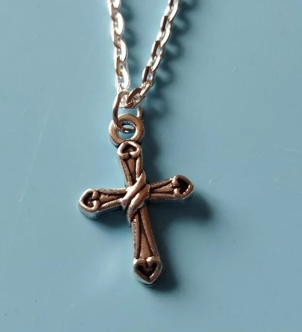 Silver Tone Cross On A silver Plated  Necklace Approx 18 Inches
