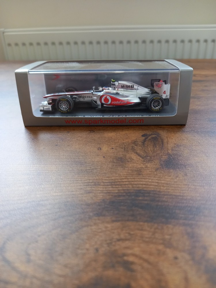 SPARK S3023 1:43 McLaren Mercedes MP4/26 China GP 2011 Jenson Button #4 Model