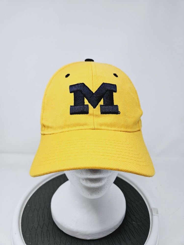 Michigan Wolverines Fitted Hat Wool Blend Yellow 7 3/8 by Zephyr Vintage 90s