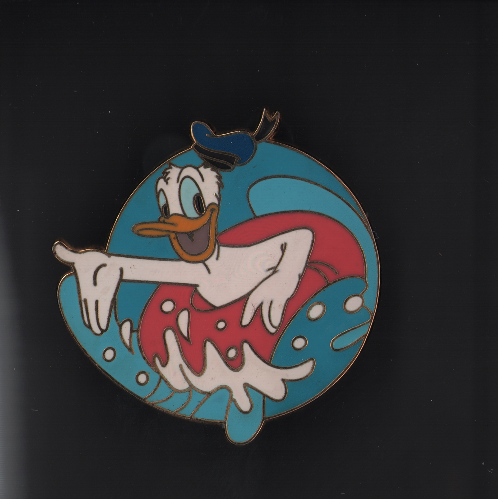 Disney World Cast Member Lanyard with Donald Duck Inner Tube Pin 12825
