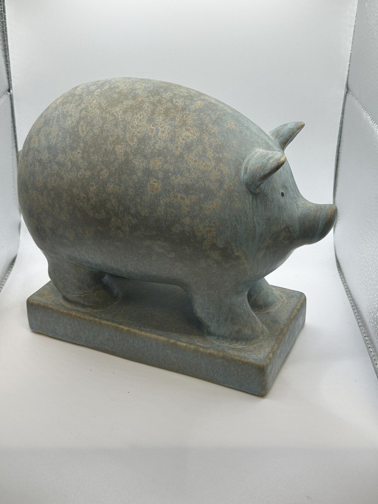 English Garden Cement Pig Statue for Outdoor Decor