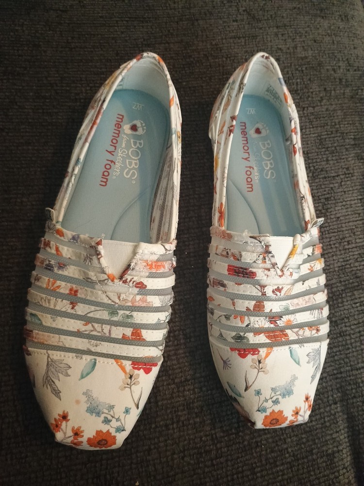BOBS from SKECHERS~Floral BALLET FLATS~shoes~SLIP-ON~Memory Foam Size 7