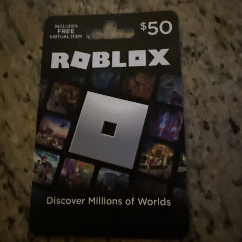 Roblox Digital Gift Card for In-Game Purchases-image