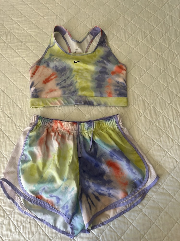 NIKE Dri-FIT Outfit Set Sports Bra -Size Large Multicolor