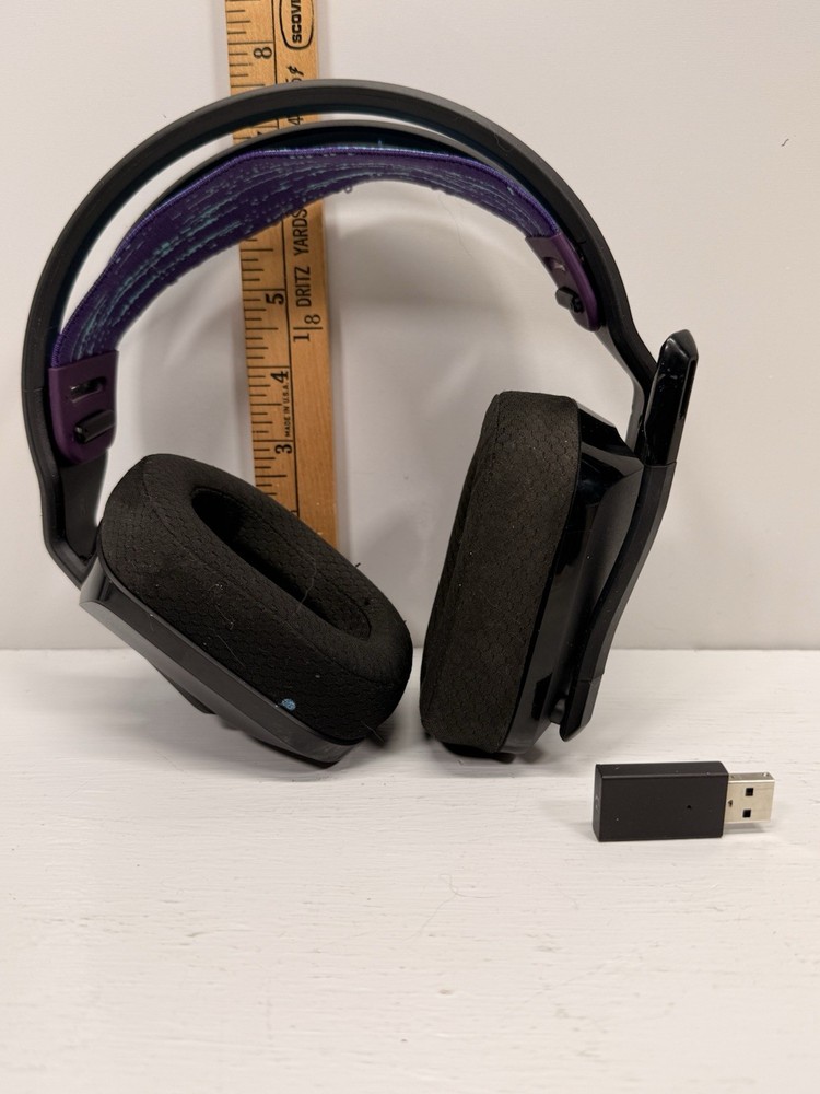 Logitech G535 Lightspeed Wireless Gaming Headset - Lightweight on-ear,  flip to