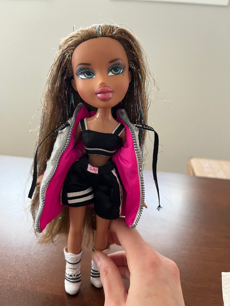 BRATZ New Years Celebratzion 2004 Collector’s Edition Yasmin. Redressed-image