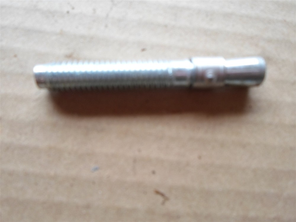 Lot Red Head 3/8' Concrete Wedge Anchors: 2 3/4