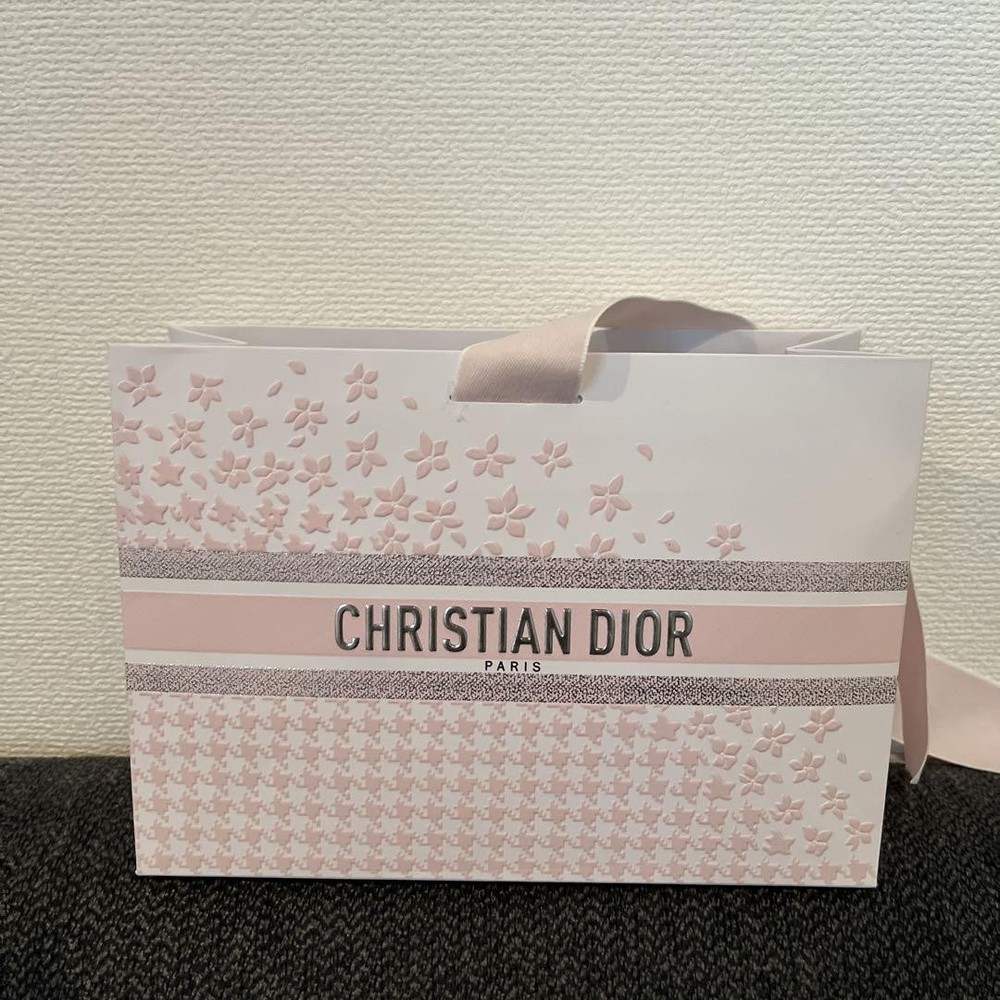 Christian Dior Floral Gift Bag 22.5x14.5x8cm Elegant Luxury Packaging