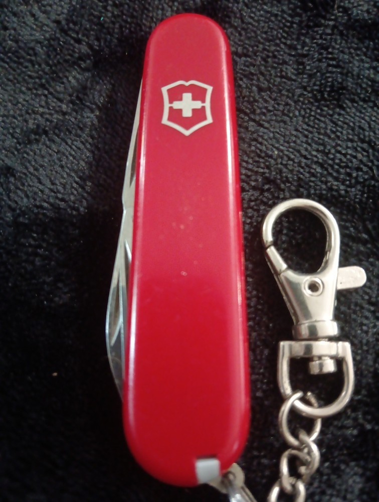 Victorinox Swiss Army Knife - Durable Multi-Tool for Outdoor Adventures