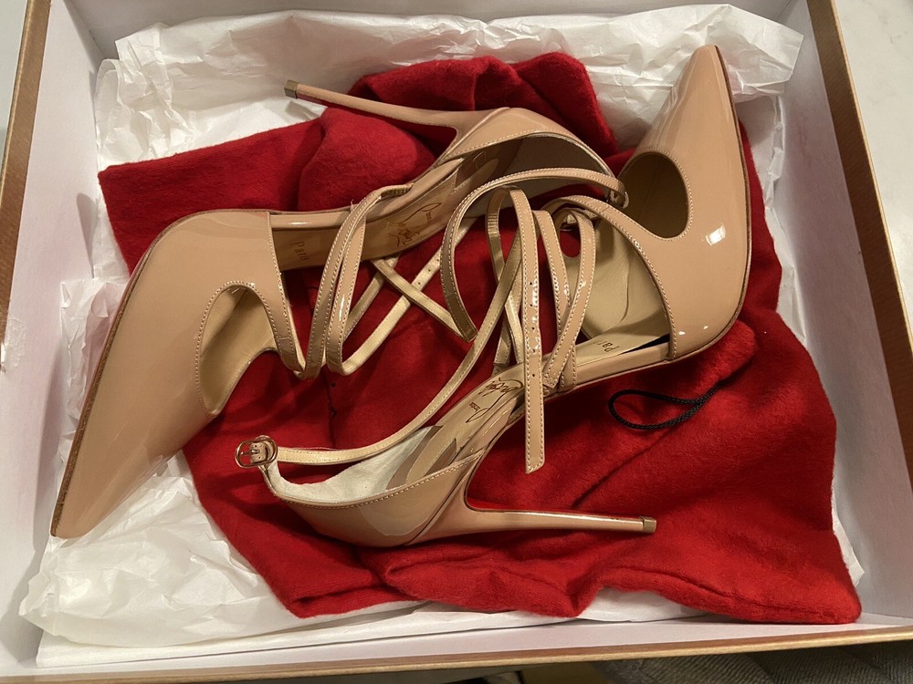 * CHRISTIAN LOUBOUTIN PATENT Crossfliketa HEELS 👠 *!
