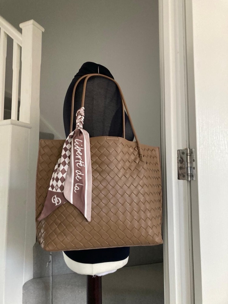Women Woven  Shoulder tote Bag with pouch