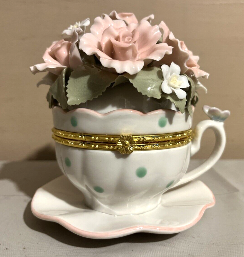 Brand New Porcelain Flowers Cup Hinged Music Box 