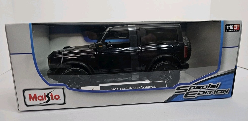 Ford Bronco '21 Wildtrak 2 door hardtop Black Maisto # 46629 New 1:18