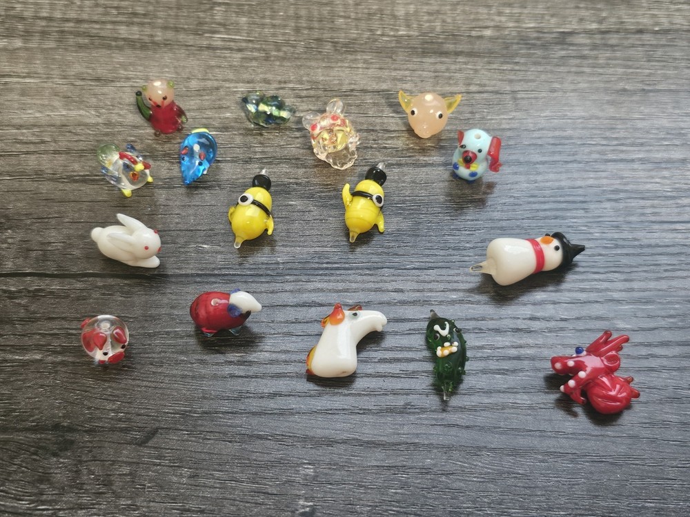 Lot Of 16 Blown Glass Mini Figures Beads BM