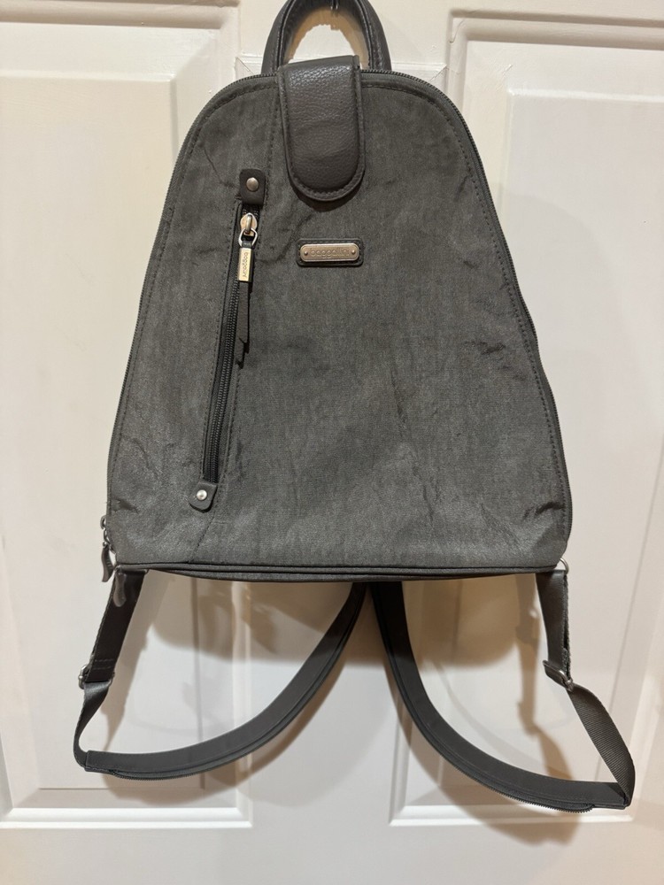 Baggallini Bag Grey  Nylon Metro Sling Backpack . Travel