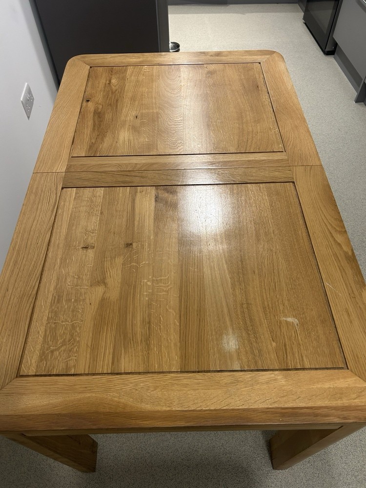 Oak Wood Extendable Dining Table (6-8 seater) with 4 Cream Check Chairs