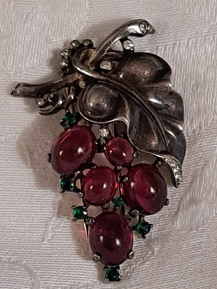 Vintage Rare 1955 Sterling Trifari By Alfred Philippe Grape Fur Clip Brooch