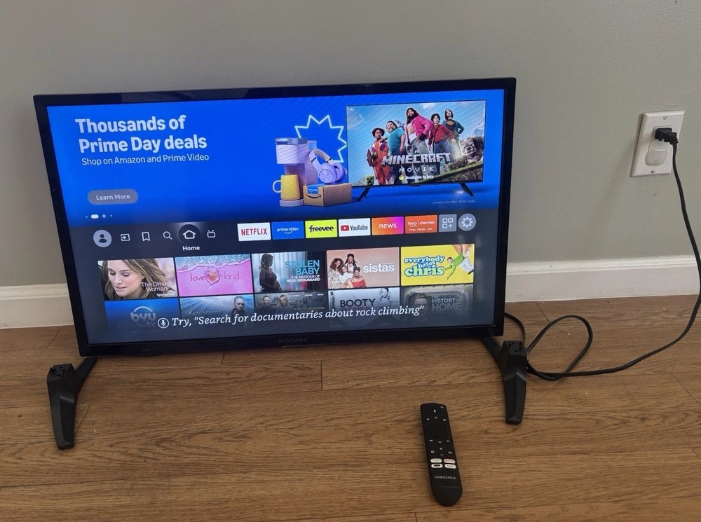 Insignia 32-inch F20 Series HD Smart Fire TV with LED Display