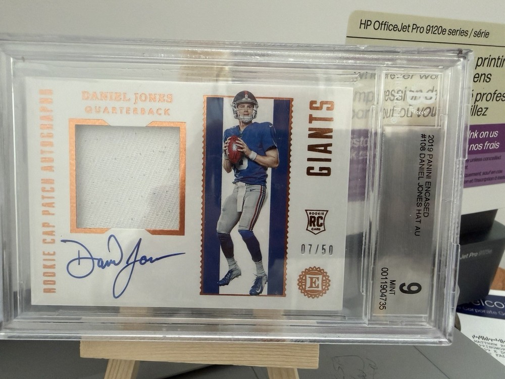 2019 Panini Encased - Rookie Cap Patch Autographs Daniel Jones #108 /50 (AU) 9