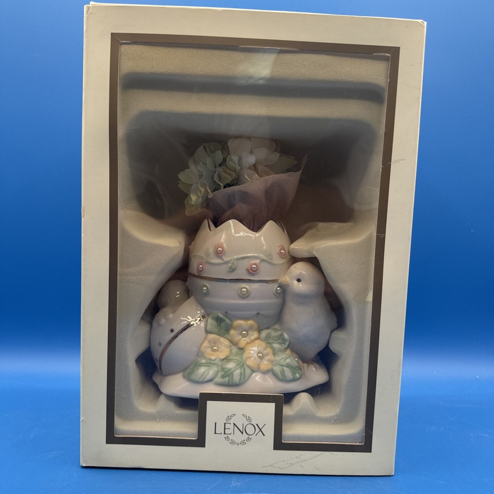 Lenox Ivory & Gold Trim Petals and Pearls Chick W/Egg Bud Vase