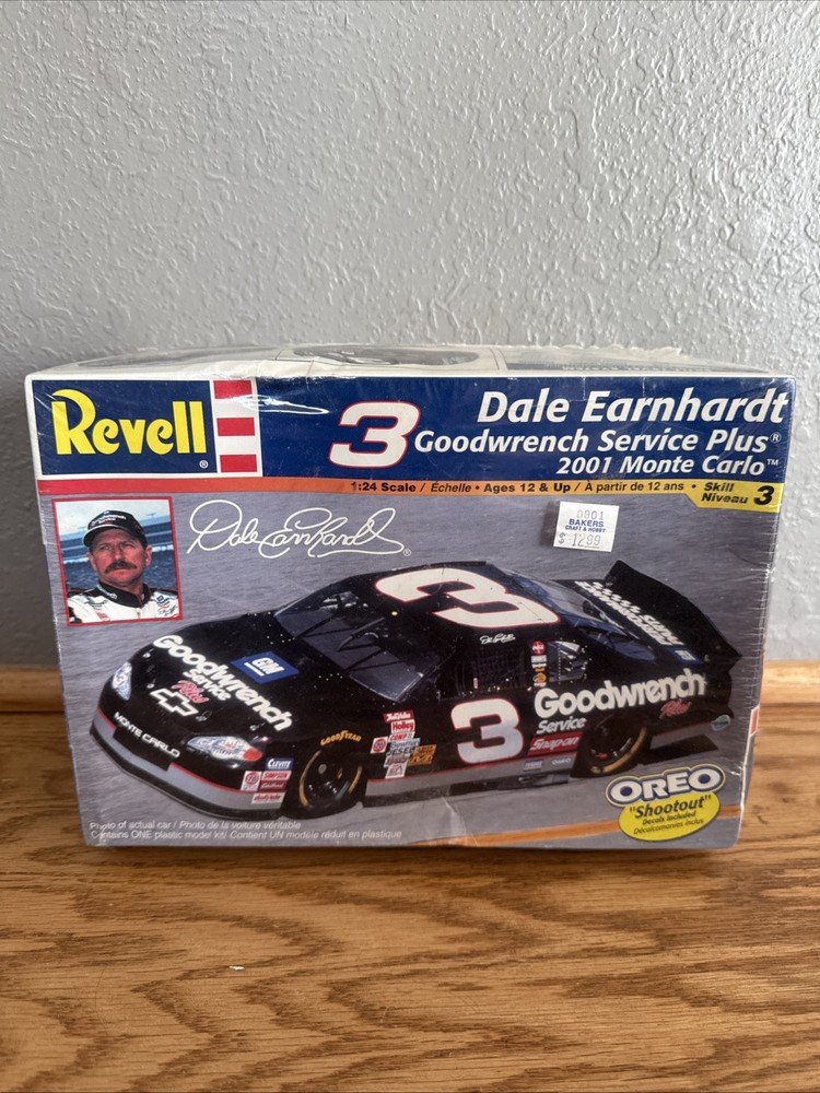Dale Earnhardt 2001 Monte Carlo 1:24 Scale Goodwrench Model Car by Revell