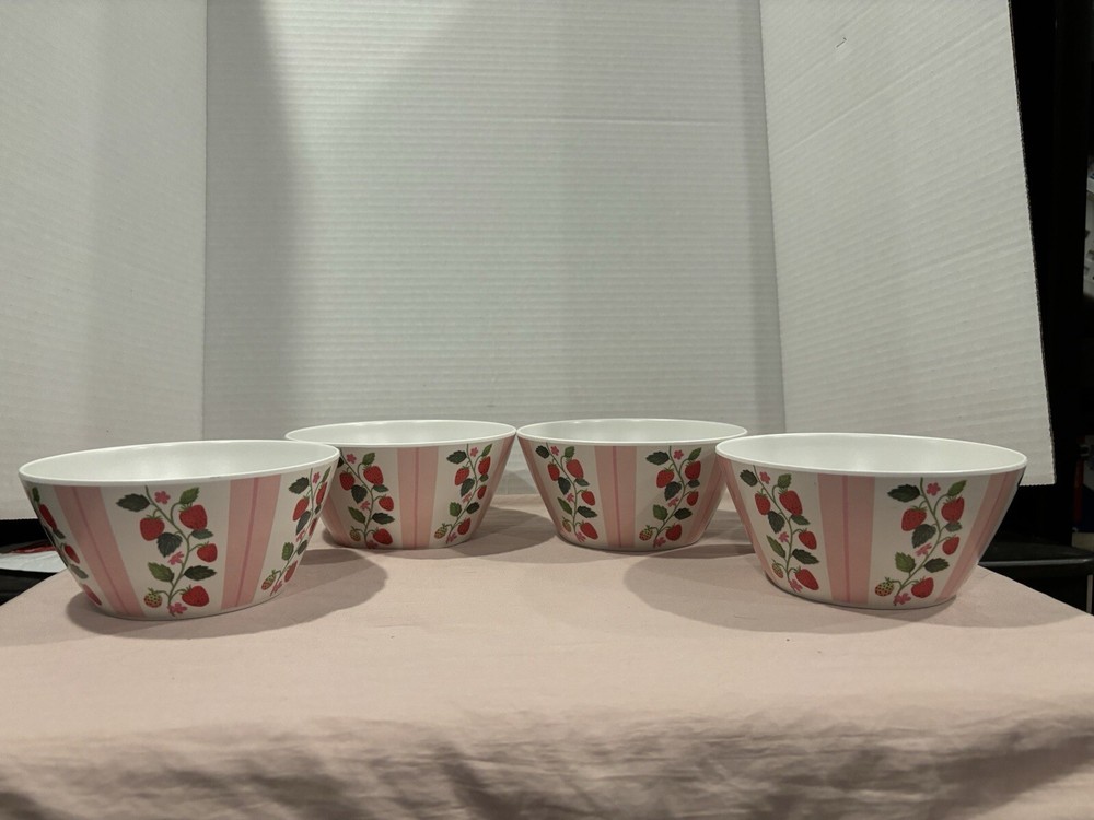 Harvest Green Studio- Strawberry Set Of 4 Salad Bowls Bamboo Pink/White