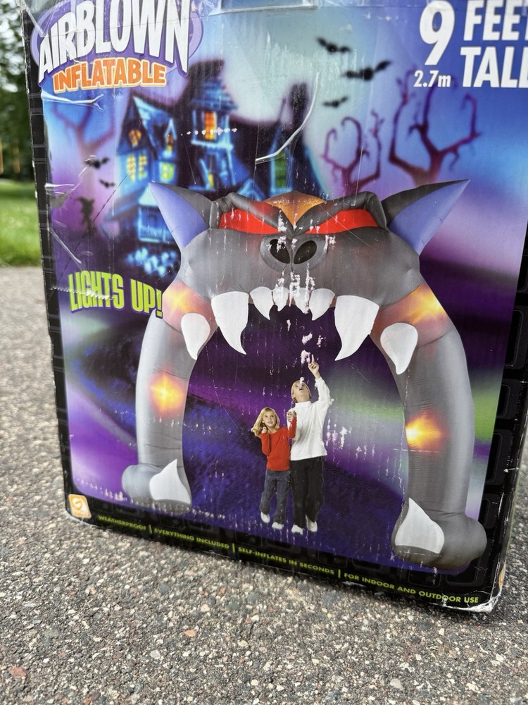Gemmy Airblown Gargoyle Archway Inflatable Halloween Decor Partial Inflation Issue