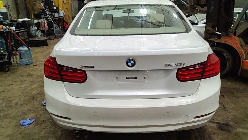 (LOCAL PICKUP ONLY) Trunk/Hatch/Tailgate With Rear Camera Fits 12-17 BMW 320i 70