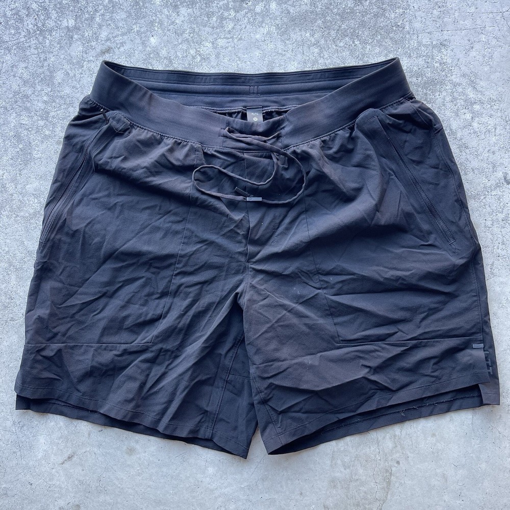 Lululemon Black Men’s “License to Train” Shorts 7” Lined Size Xlarge