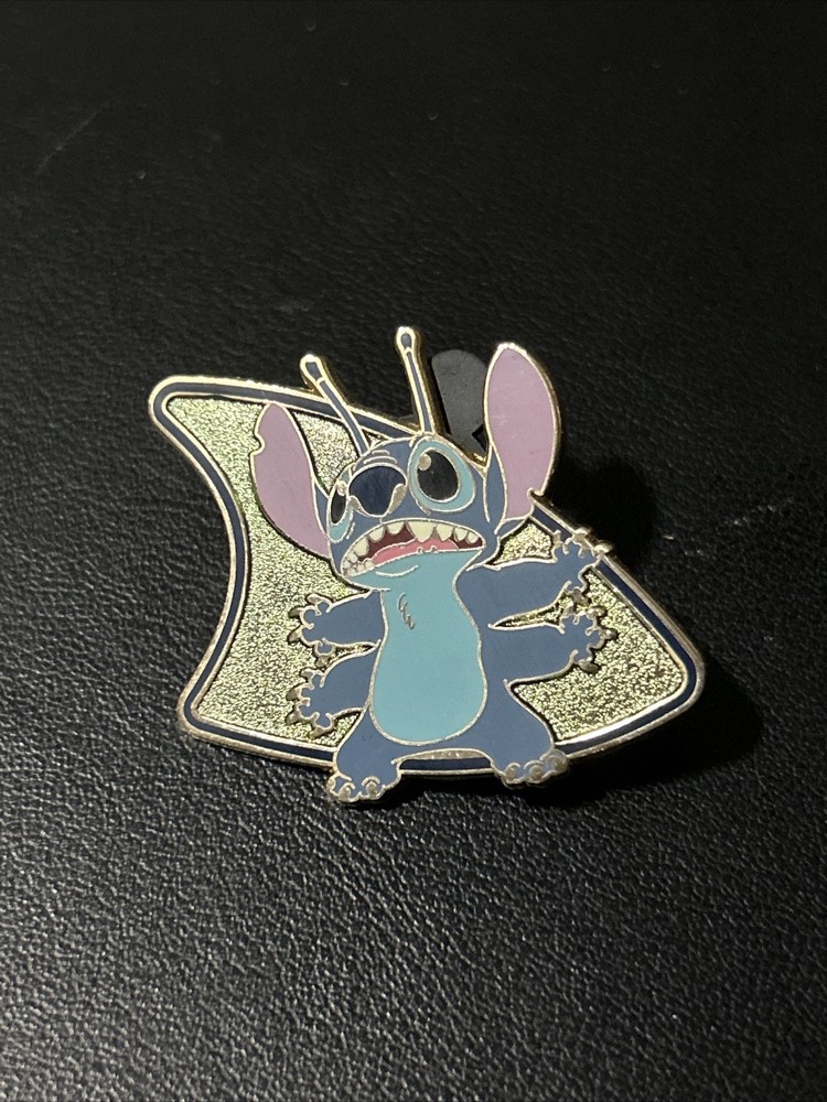 Deluxe Starter Set - Alien Stitch/No Suit Only Disney Pin 39746