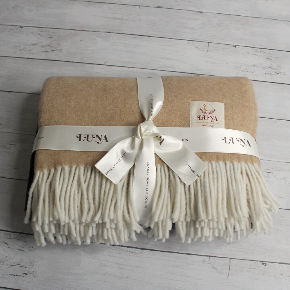 Luna Italian Cashmere Wool Throw Blanket in Rich Brown
