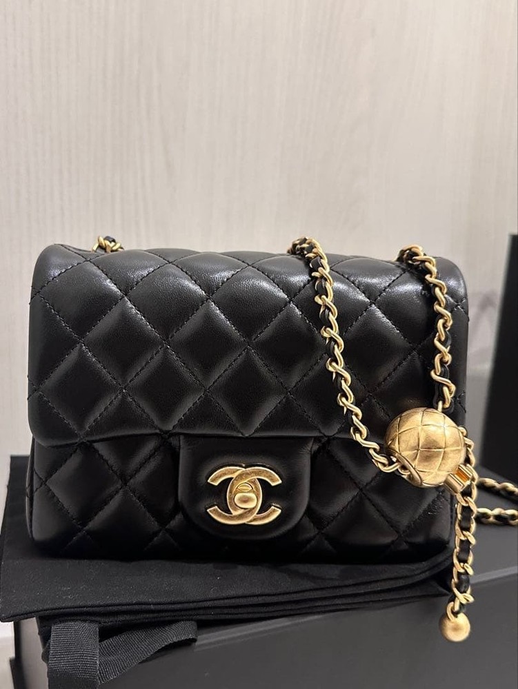 New CHANEL Mini Flap Bag/Mini Matelasse/Pearl Crush 18