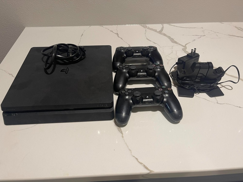 Sony PlayStation 4 500GB Jet Black with 3 Controllers & Charging Station