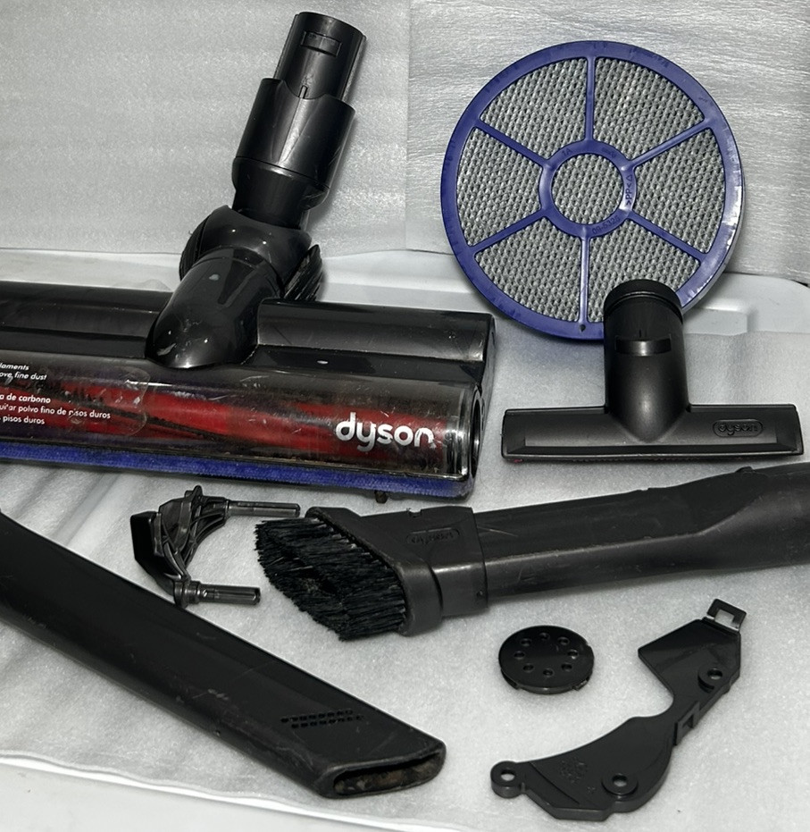 Piezas originales de aspiradora Dyson; cabezal de cepillo de rodillo, accesorios de varita, filtro y más.